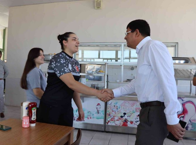 Başkan Özcan Halter Milli Takımı’yla Bir Araya Geldi