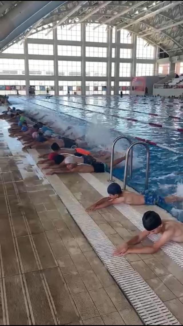 Okullar Açıldı, Yaz Dönemi Yüzme Havuzları Kapatıldı