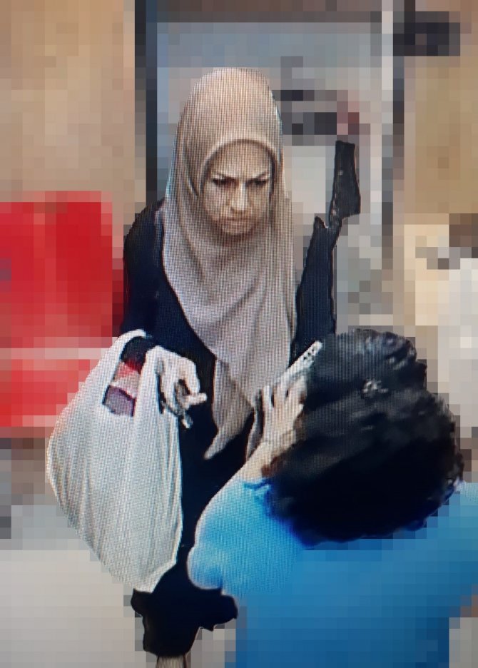 Girdiği Her Dükkandan Hırsızlık Yapıyor