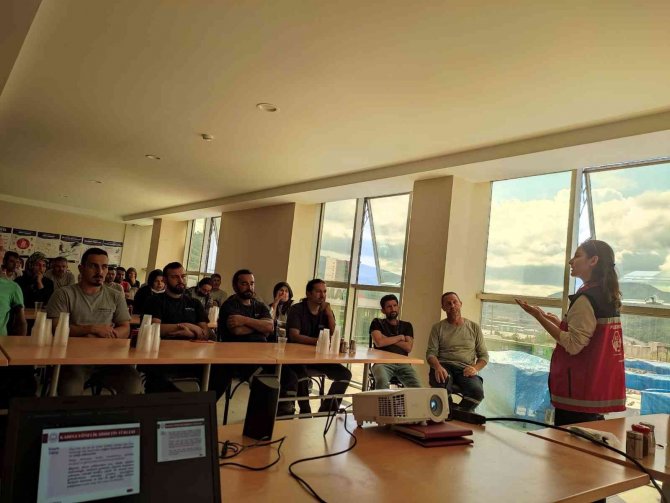 Fabrika Çalışanlarına Eğitim Verildi