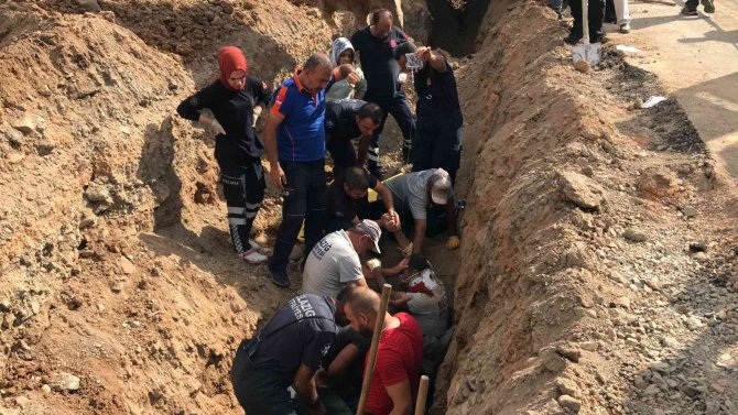 Elazığ’da Göçük Altında Kalan İşçi İçin Ekipler Seferber Oldu