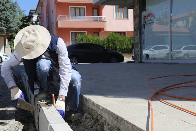 Erzincan’da Yol Yapım Ve Onarım Çalışmaları Devam Ediyor