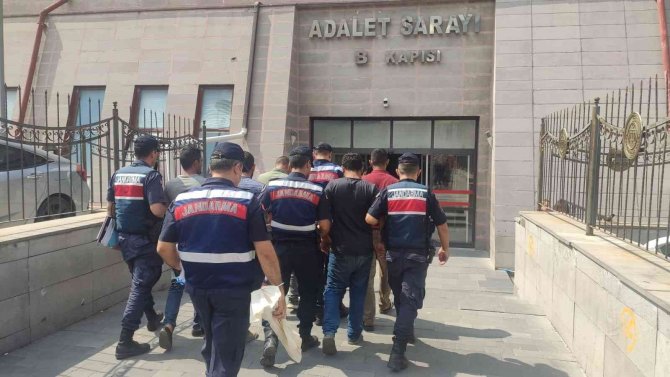 1 Milyon Tl’lik Enerji Ve Nakil Kablosu Çaldıkları Belirlenen 6 Şüpheli Yakalandı