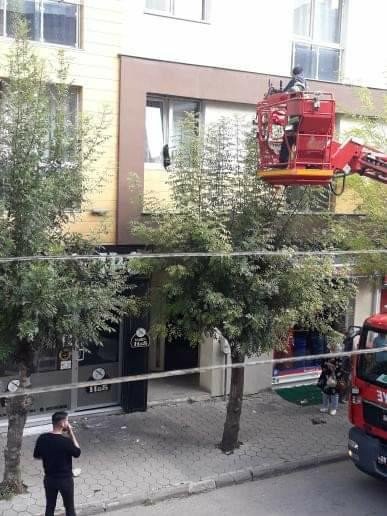 Yaşadığı Evin Penceresine Sıkışan Kedi Hayatını Kaybetti