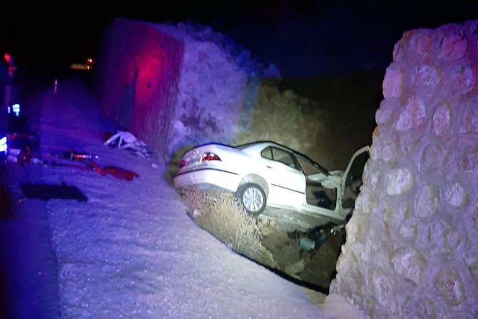 Gümüşhane’de İ̇ran Uyruklu Aile Kaza Yaptı: 1 Ölü, 2 Yaralı