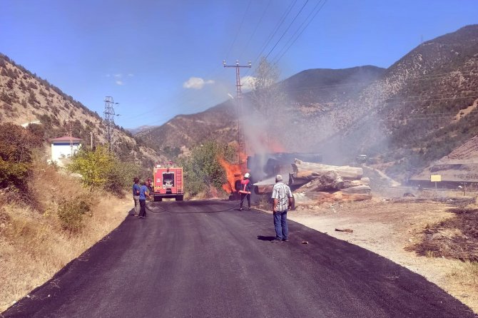 Gümüşhane’de Tomruk Deposunda Yangın