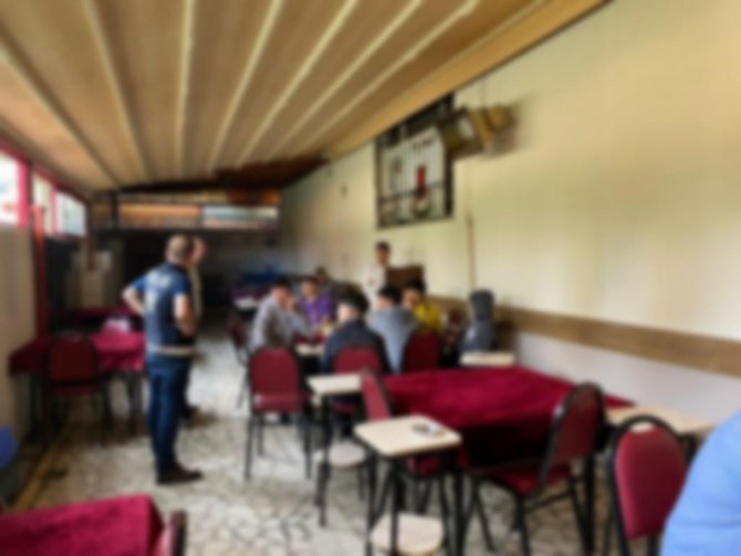 İ̇stanbul’da Okul Çevreleri Ve Okul Servislerine Polisten Sıkı Denetim