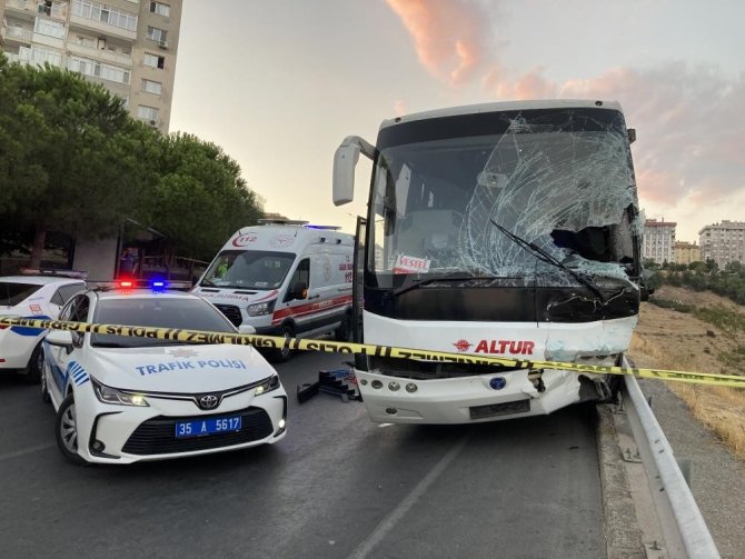 Servis Aracı Minibüsten İnen Yolcuların Arasına Daldı: Ölü Sayısı 2’ye Çıktı