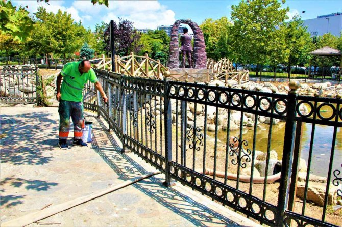 Maltepe’de Parklara Renk Geldi