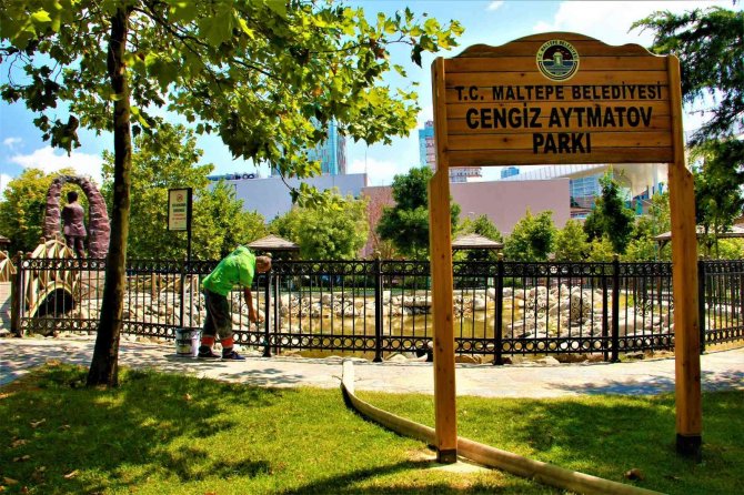 Maltepe’de Parklara Renk Geldi