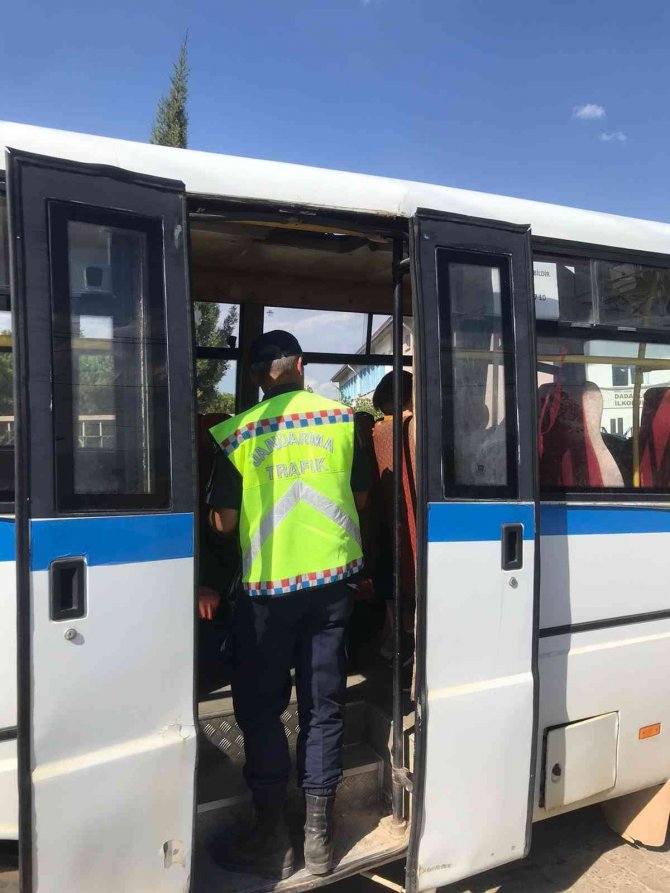 Sarıgöl’de Jandarmadan Okul Servislerine Denetim
