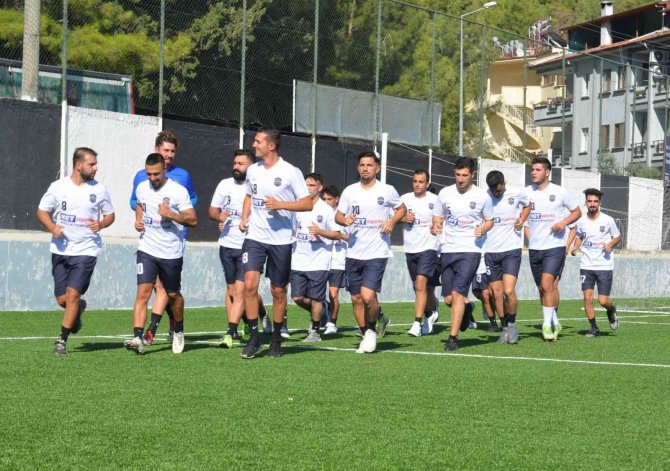 Marmaris’in Genç Martıları Sahaya Çıktı