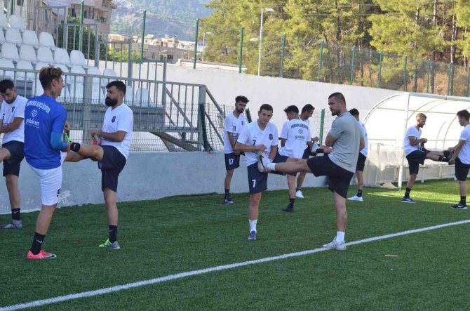 Marmaris’in Genç Martıları Sahaya Çıktı