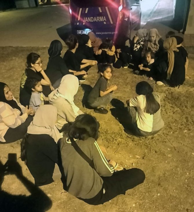 Milas’ta 75 Düzensiz Göçmen Yakalandı