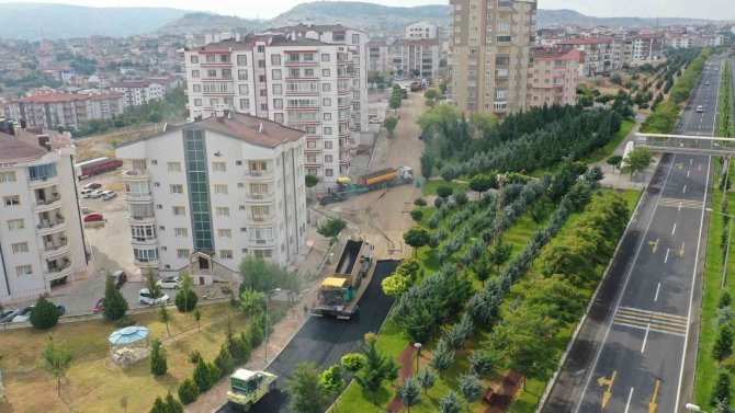 Nevşehir Sokaklarında Asfalt Serimi Devam Ediyor