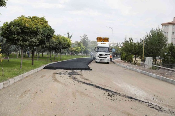 Nevşehir Sokaklarında Asfalt Serimi Devam Ediyor