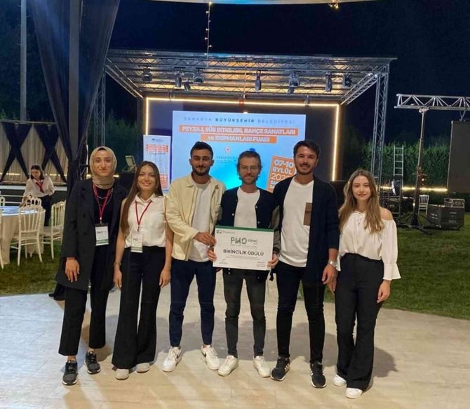 Peyzaj Mimarı Adaylara ‘2022 Yılı Birincilik Ödülü’