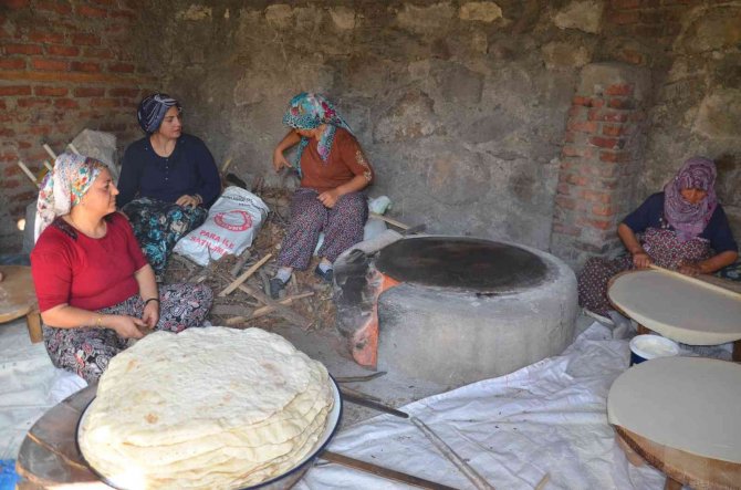 Kadınların İmece Usulü Kış Hazırlığı