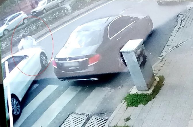 Yayaya Çarpan Sürücü Olay Yerini Terk Etti: O Anlar Kamerada