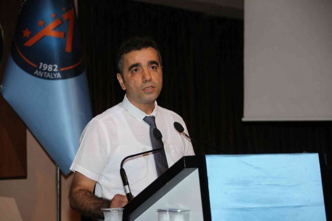 Akdeniz Üniversitesi Tıp Fakültesi’nde İlk Ders Yapıldı