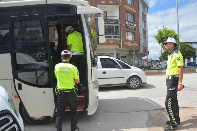 Niksar’da Öğrenci Servisleri Denetlendi