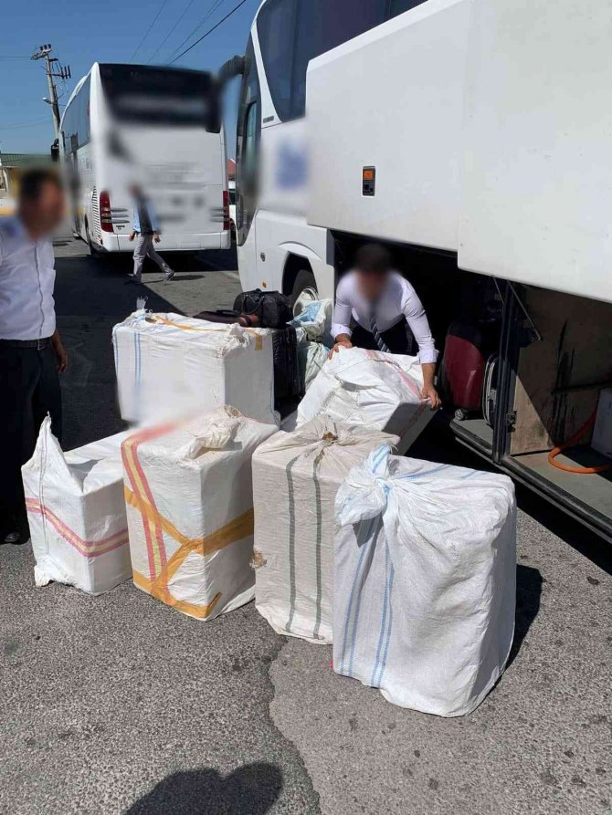Uşak’ta 10 Milyon Kaçak Makaron Ele Geçirildi