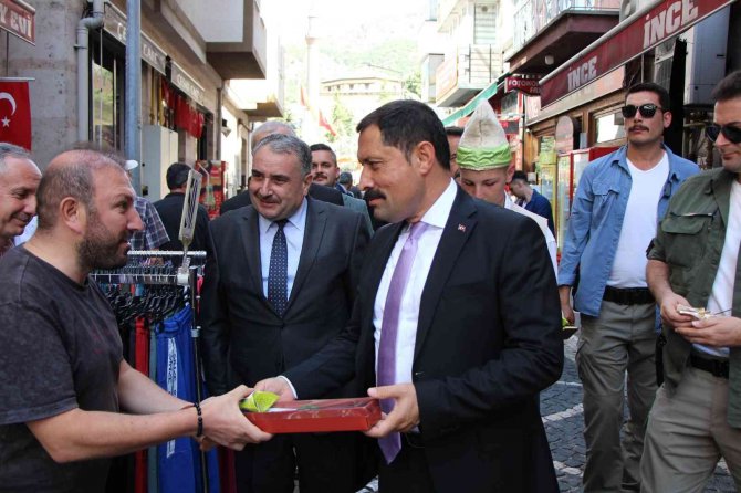 Amasya’da Vatandaşlara Ahi Pilavı Dağıtıldı