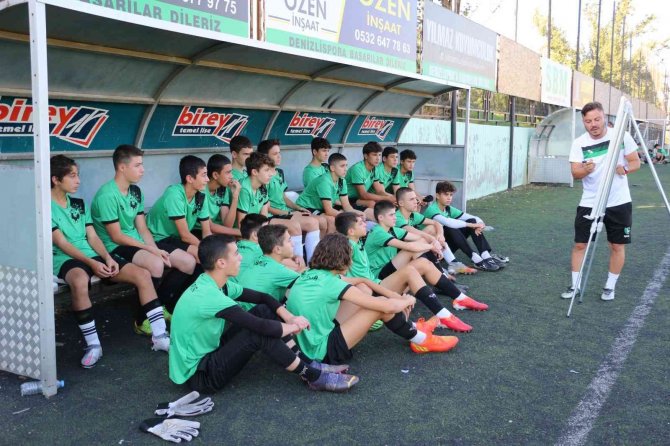 Minik Horozlar Yeni Sezona Odaklandı