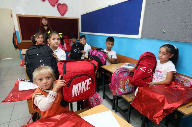 Okul Çantaları Yenimahalle Belediyesinden