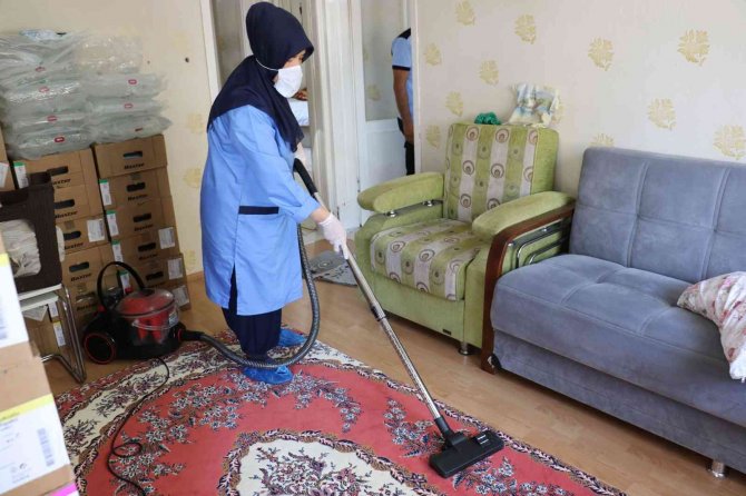 Yunusemre Belediyesi İhtiyaç Sahiplerine Bir Telefon Kadar Yakın