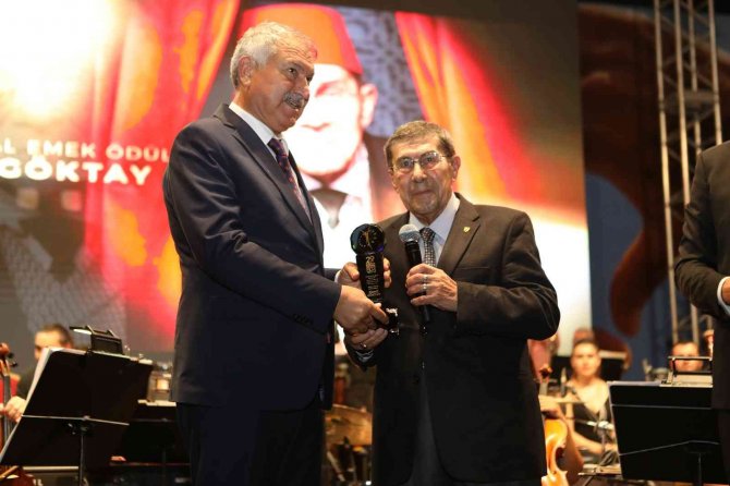 Altın Koza’da "Emek Ödülleri" Verildi