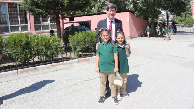 Yalçın Okul Yöneticileri Ve Öğretmenlerle Bir Araya Geldi