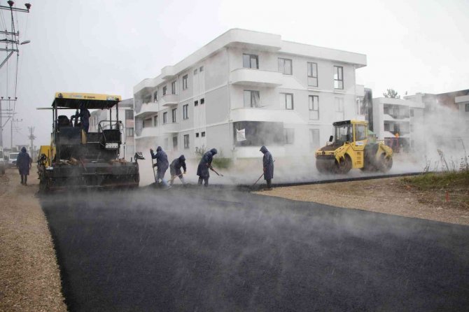Akyazı’da Asfalt Çalışmaları Devam Ediyor