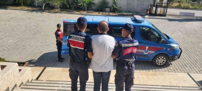 Antalya’da 90 Suç Kaydı Bulunan Şüpheli Yakalandı