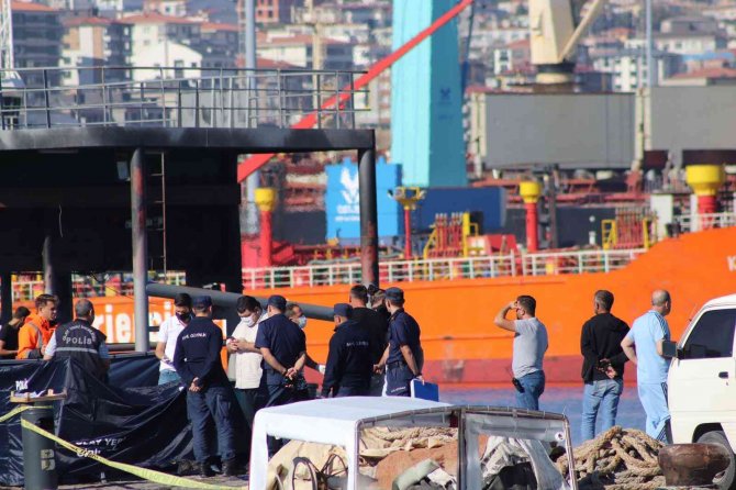 Bandırma’da Denizde Ceset Bulundu