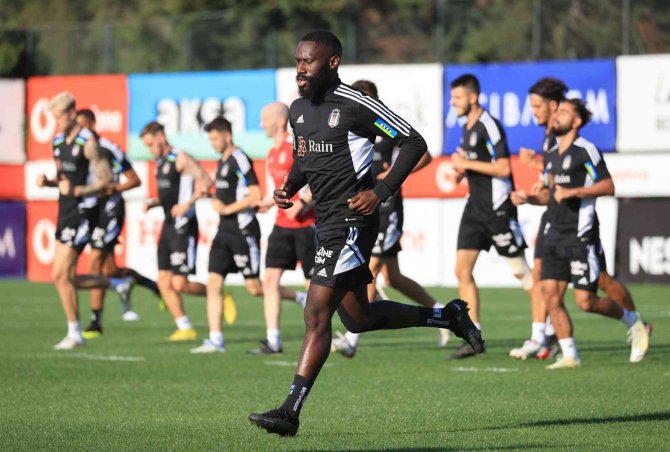 Beşiktaş, Kondisyon Ve Taktik Çalıştı