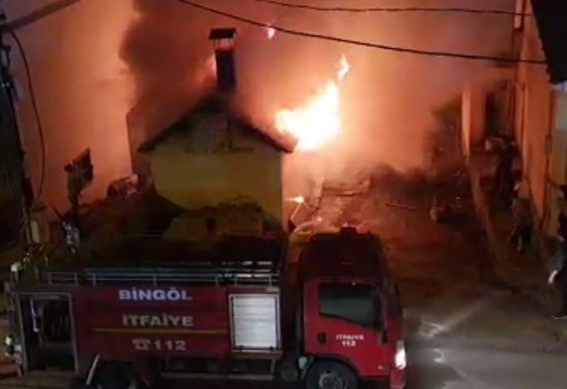 Bingöl’de Yangın, İş Yeri Kullanılmaz Hale Geldi