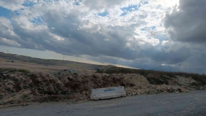 Polisten Kaçak Döküm Alanına Hendekli, Beton Bloklu Önlem