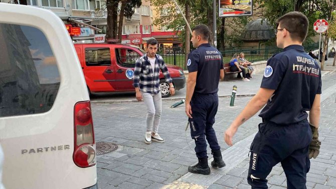 Yavru Kediye Çifte Kurtarma Operasyonu
