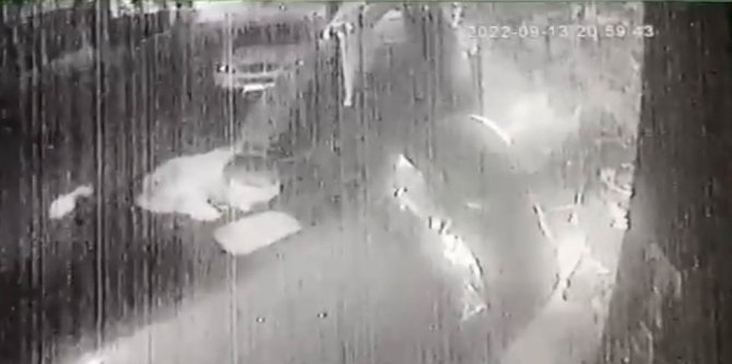 Bursa’da Otomobille Kafaya Daldı... O Anlar Kamerada