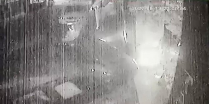 Bursa’da Otomobille Kafaya Daldı... O Anlar Kamerada