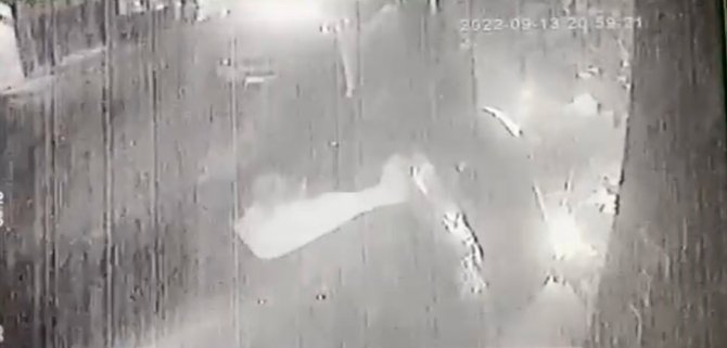 Bursa’da Otomobille Kafaya Daldı... O Anlar Kamerada