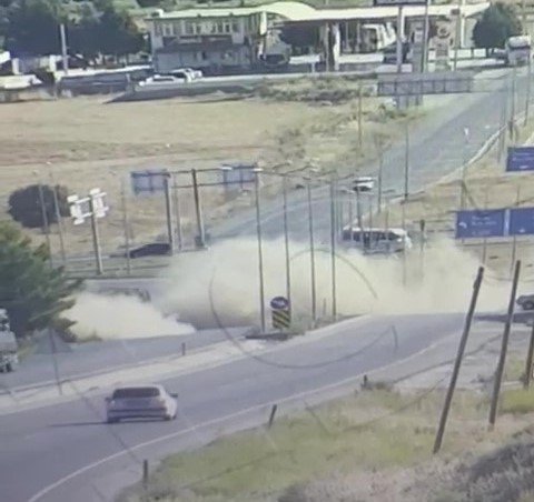Makas Atan Otomobil Ortalığı Savaş Alanına Çevirdi