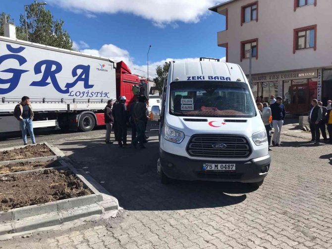 Çıldır’da Öğrenci Servisi İle Tır Çarpıştı