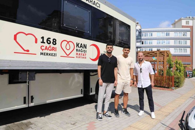Alanyasporlu Futbolcular Kan Ve Kök Hücre Bağış Kampanyasına Destek Oldu