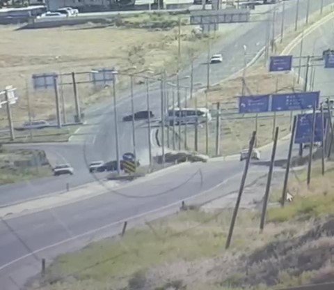 Makas Atan Otomobil Ortalığı Savaş Alanına Çevirdi
