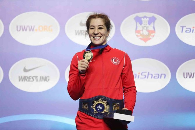 Yasemin Adar Yiğit, Dünya Şampiyonu Oldu