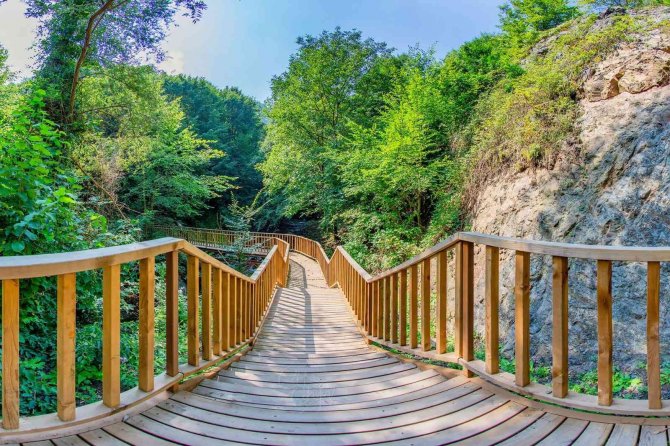 Doğa Harikası Şelaleye Ulaşım Kolaylaştı