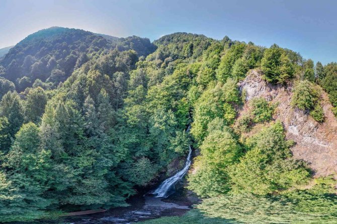 Doğa Harikası Şelaleye Ulaşım Kolaylaştı