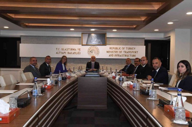 Ulaştırma Ve Altyapı Bakanlığından İ̇zmir’e İki Müjde